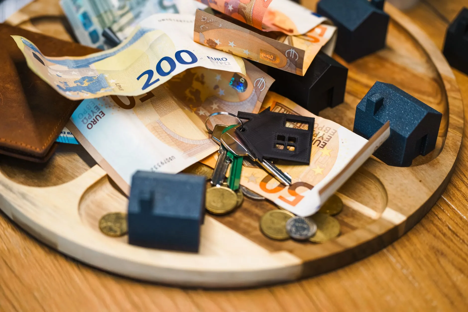 Can You Get a Mortgage With a 50% DTI? What Lenders Consider